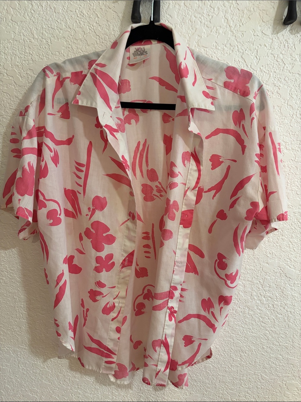 Women’s single stitch Short-Sleeve Floral Button-Up Shirt - Pink on White